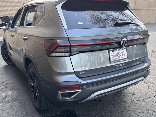 New 2025 Volkswagen Taos SEL image 17