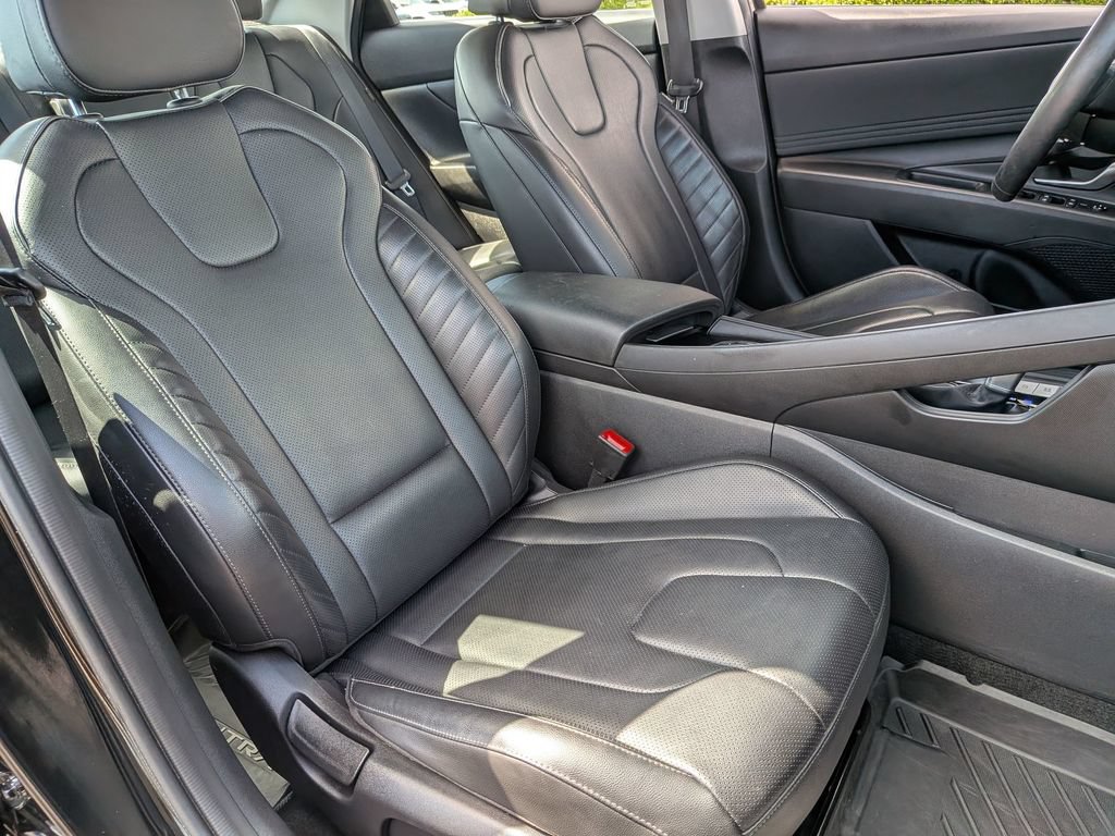Used 2024 Hyundai Elantra Limited FWD image 32