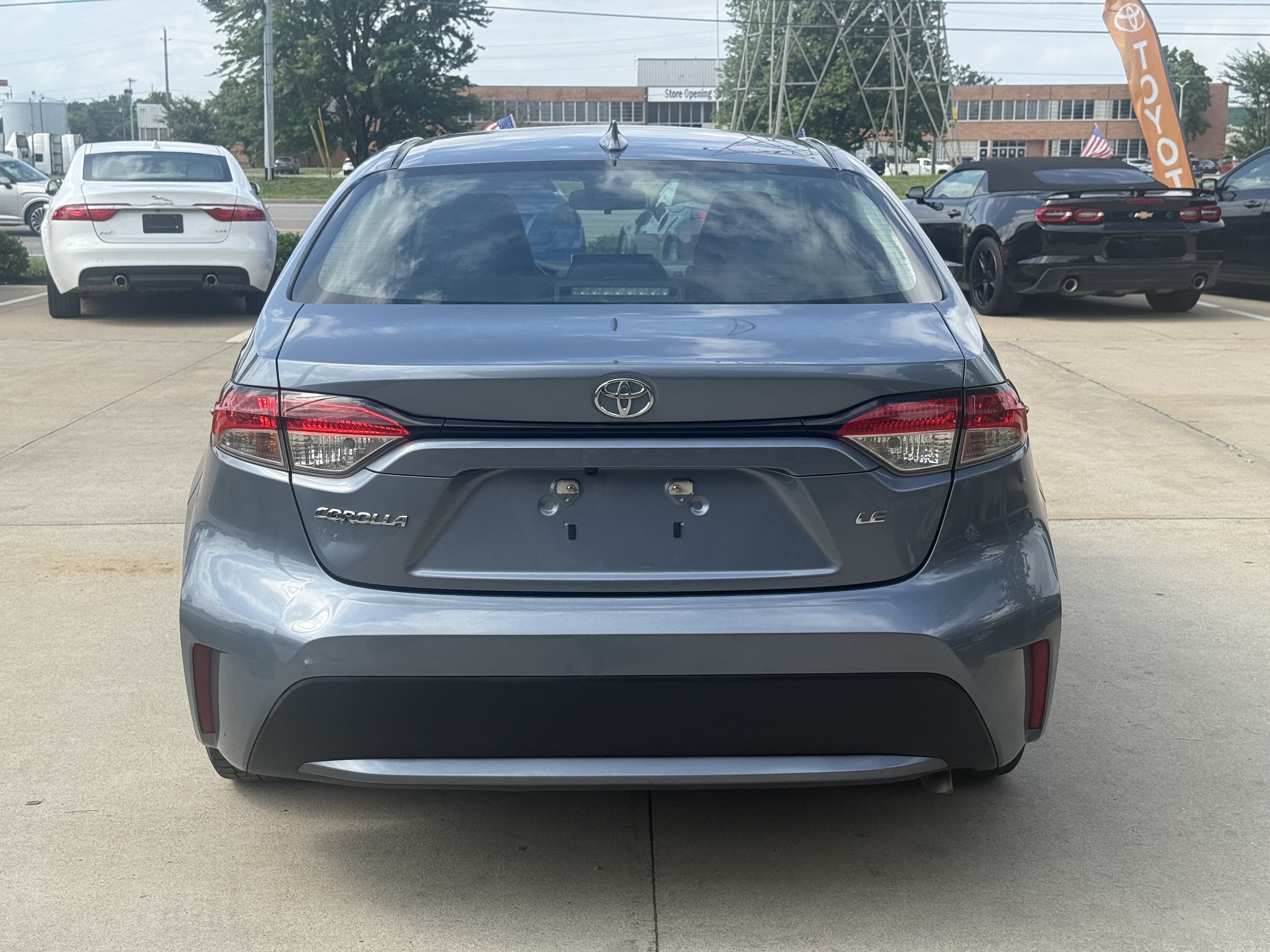 Used 2021 Toyota Corolla LE FWD image 6