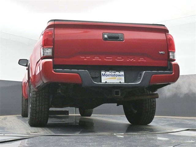 Used 2017 Toyota Tacoma TRD Sport w/ Tow Package (A/T) image 46