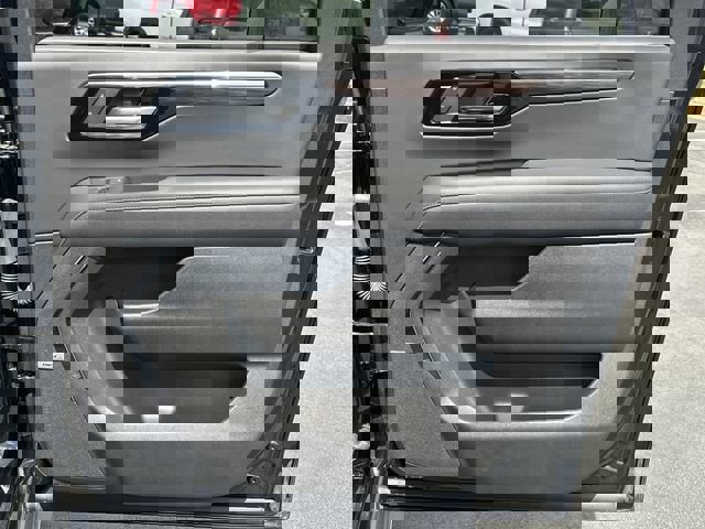 New 2026 Chevrolet Suburban Premier image 16