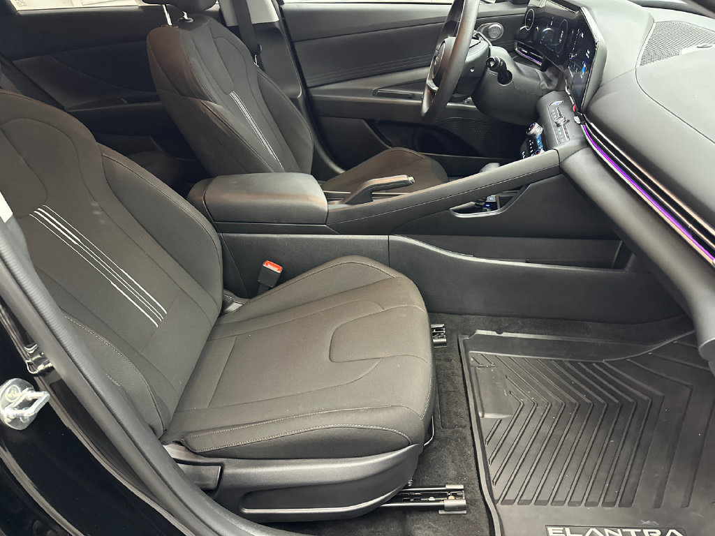 Used 2024 Hyundai Elantra SEL FWD image 13