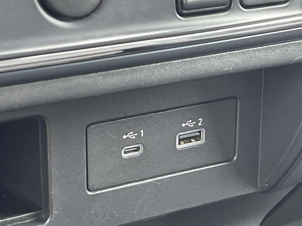 Used 2023 Nissan Titan SV RWD image 42