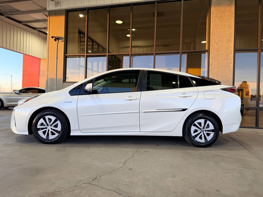 Used 2017 Toyota Prius Three w/ Advanced Technology Package image 28