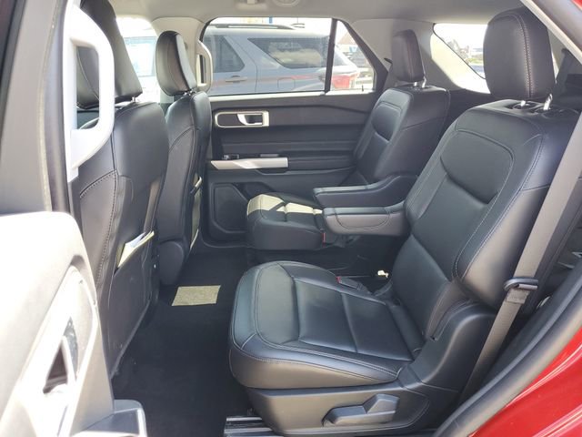 Used 2024 Ford Explorer XLT w/ Equipment Group 202A AWD/4WD image 30