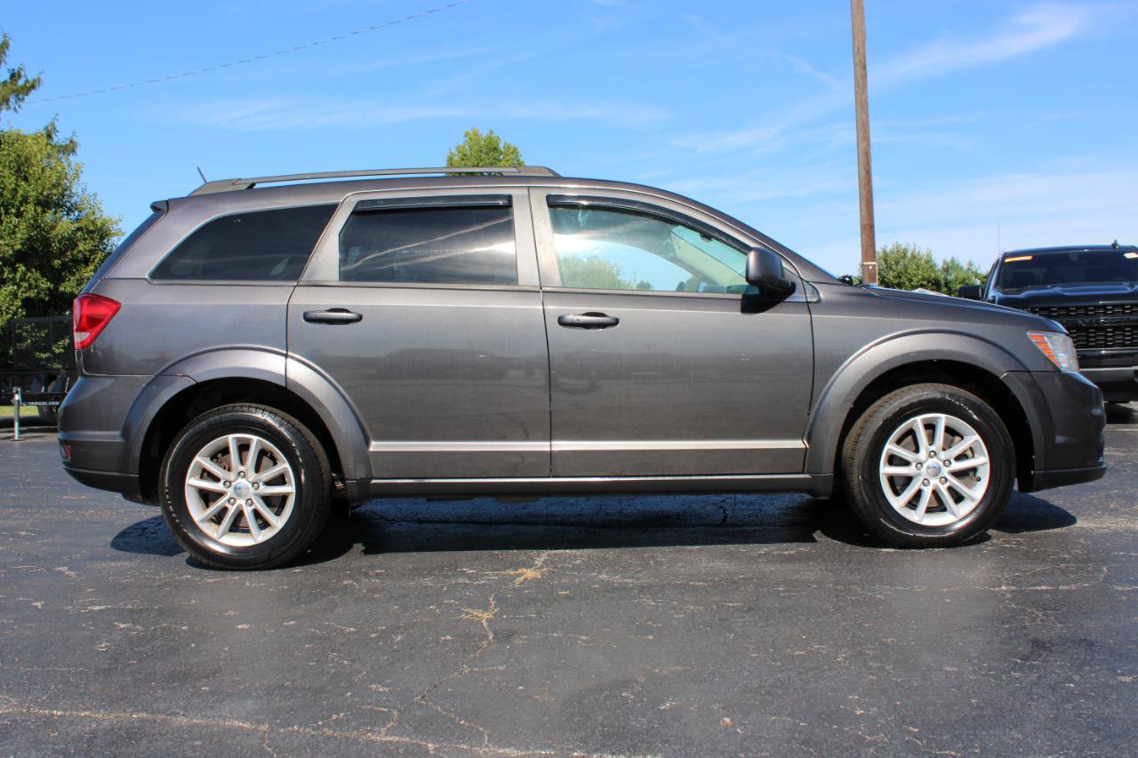 Used 2016 Dodge Journey SXT w/ Comfort/Convenience Group FWD image 3