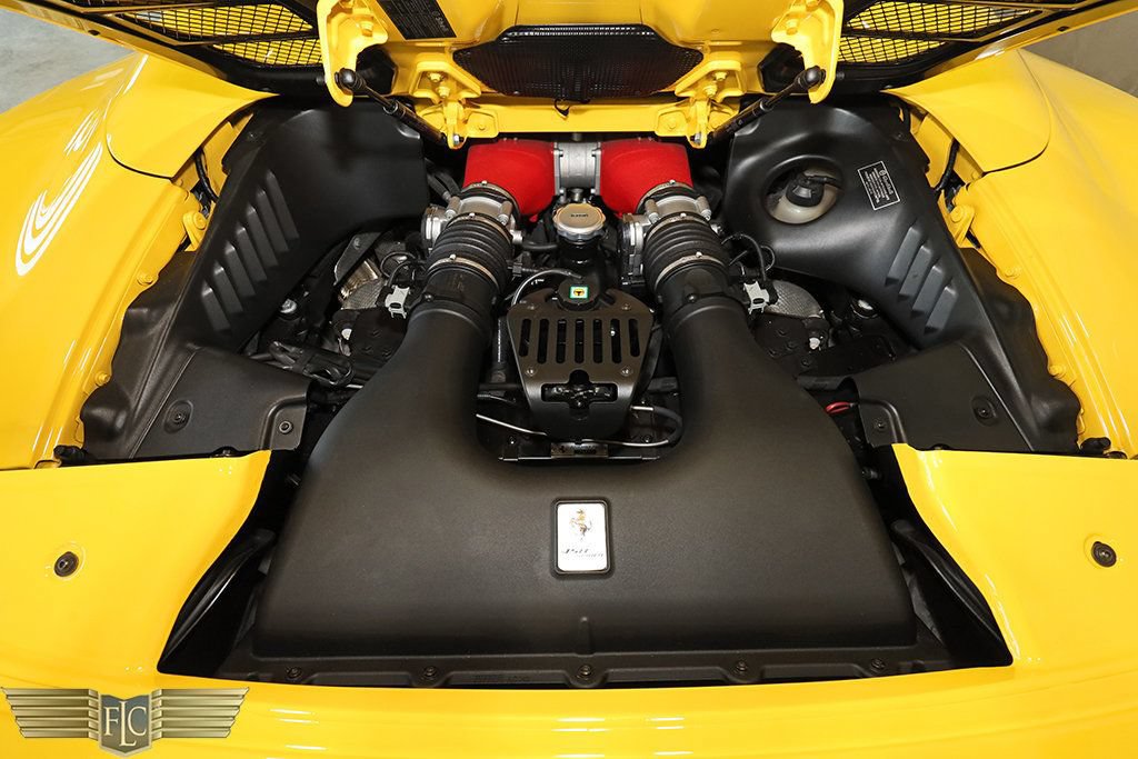 Used 2015 Ferrari 458 Spider RWD image 38