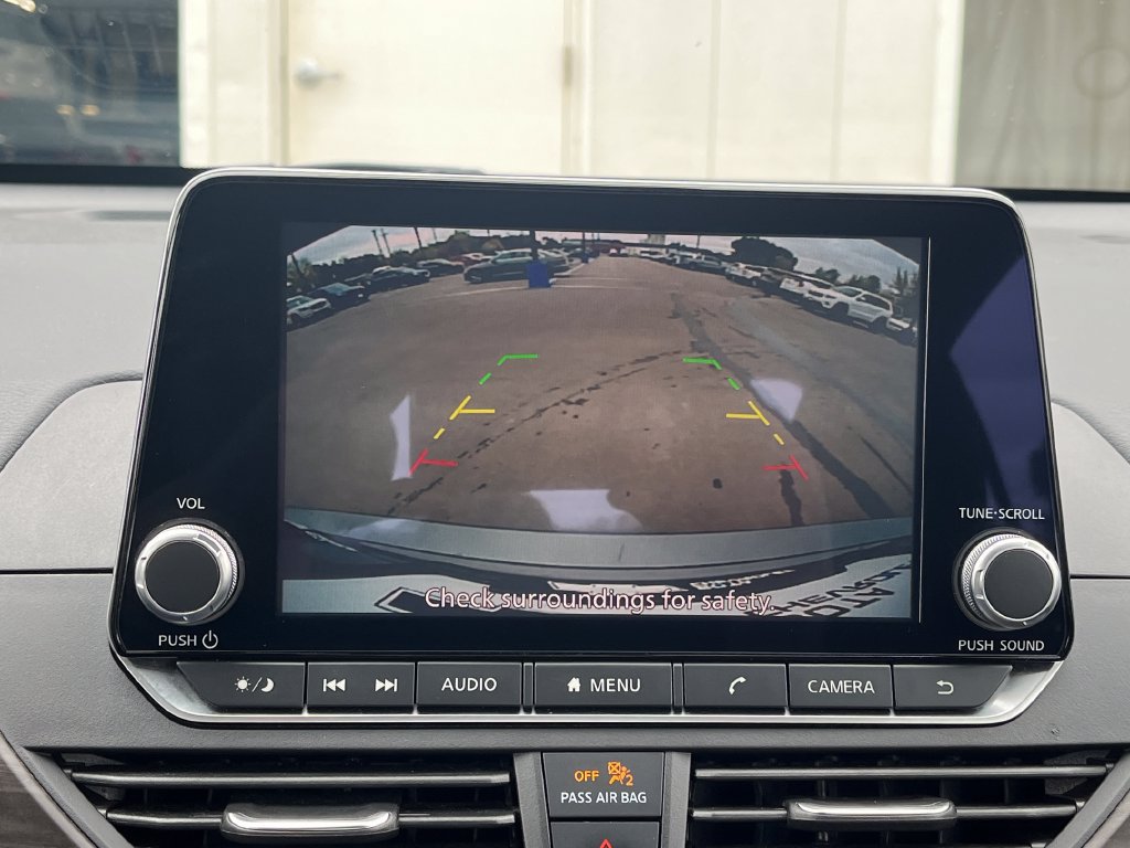 Used 2025 Nissan Altima 2.5 SV FWD image 21