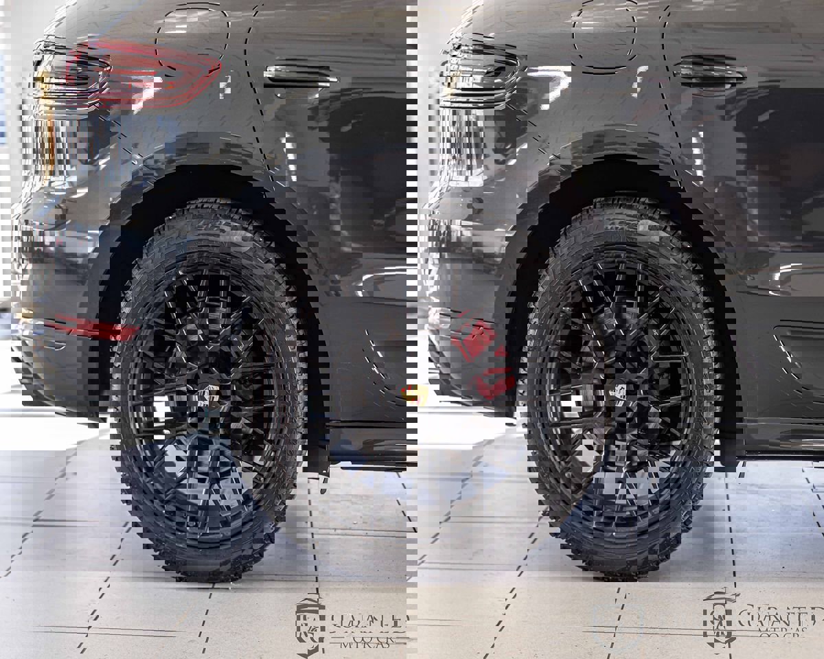 Used 2018 Porsche Macan GTS w/ Premium Package Plus image 10