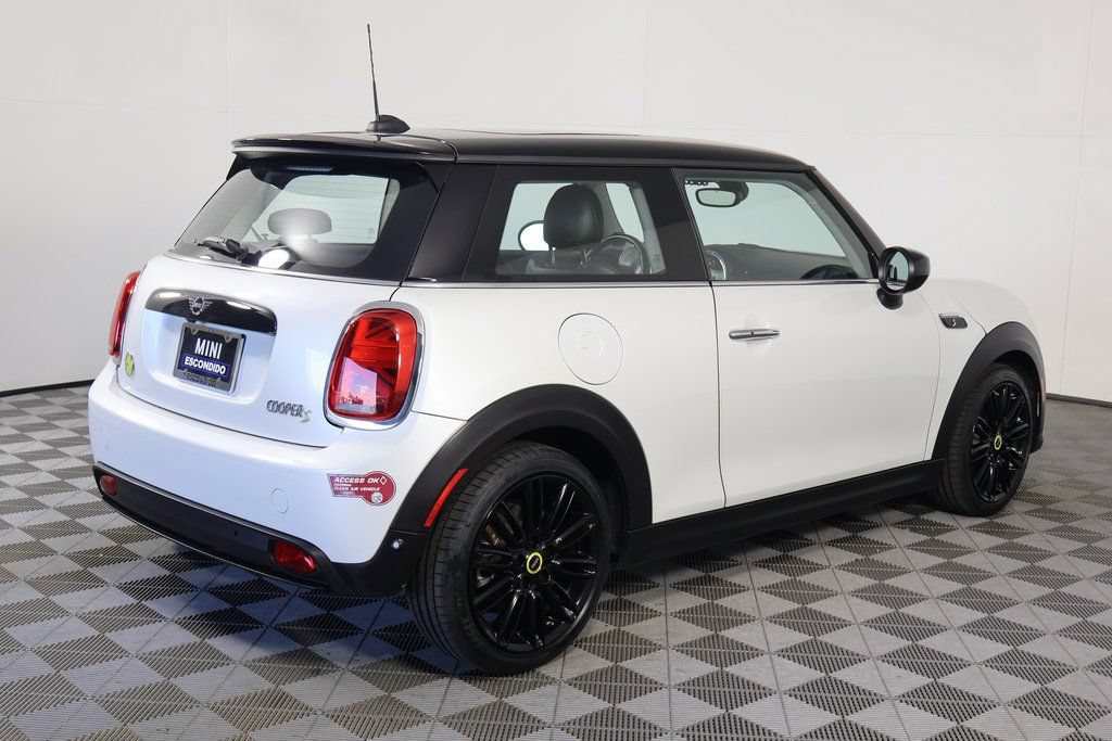 Certified 2024 MINI Cooper SE FWD image 4