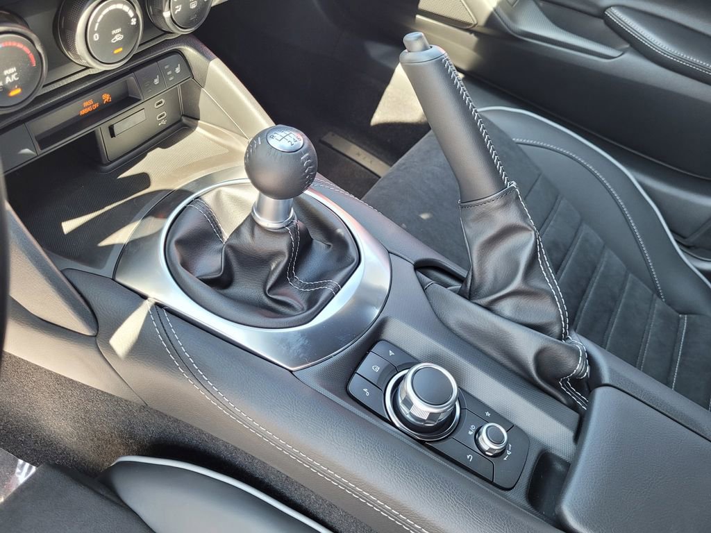 New 2025 MAZDA MX-5 Miata Club w/ Brembo/BBS Recaro Package RWD image 6