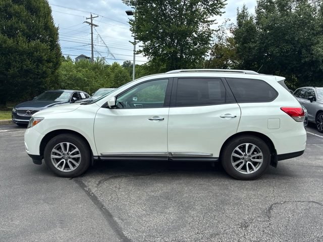 Used 2016 Nissan Pathfinder SL w/ SL Tech Package AWD/4WD image 2