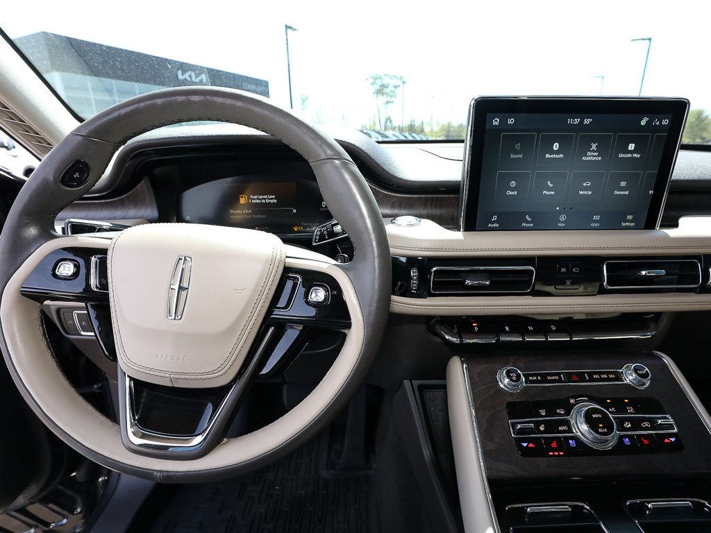 Used 2023 Lincoln Aviator Reserve w/ Equipment Group 201A AWD/4WD image 14