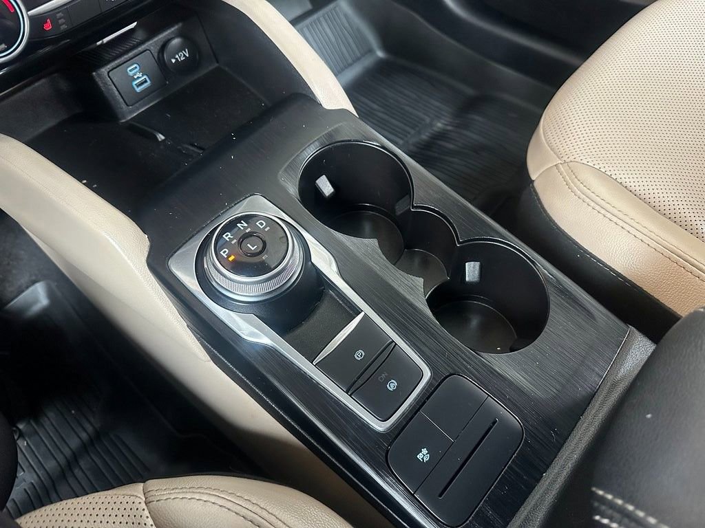 Used 2022 Ford Escape SEL w/ Technology Package image 8