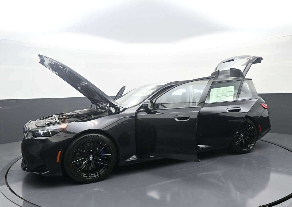 New 2027 BMW M5 Touring AWD/4WD image 41