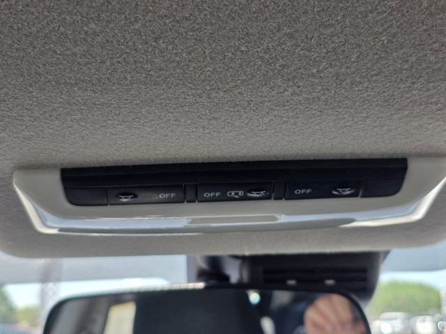 Used 2022 Nissan Versa S FWD image 22