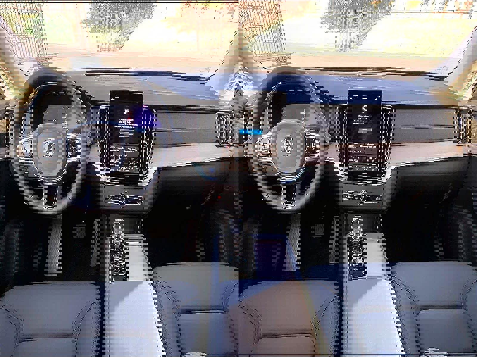 New 2026 Volvo XC90 T8 Plus w/ Protection Package image 7