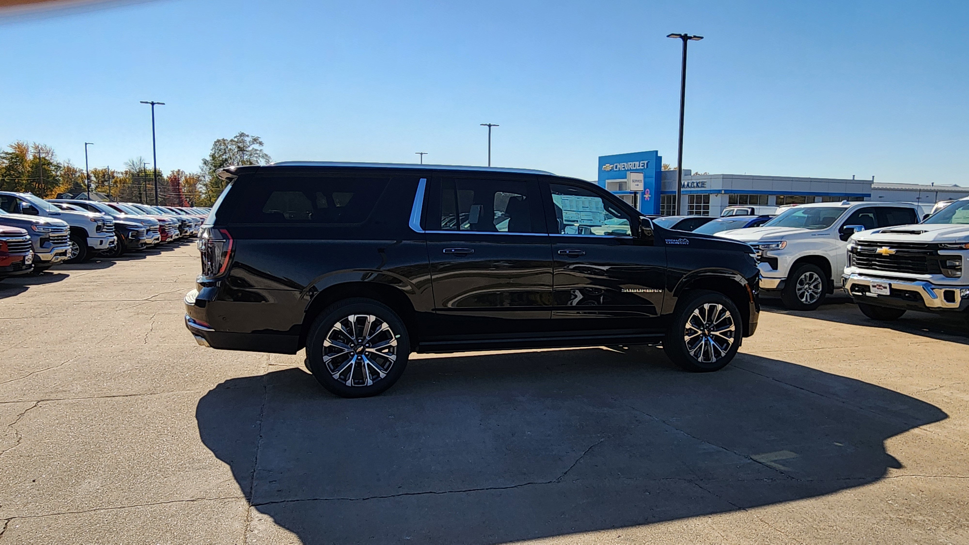 New 2026 Chevrolet Suburban High Country image 4