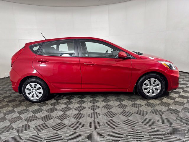 Used 2015 Hyundai Accent GS FWD image 2