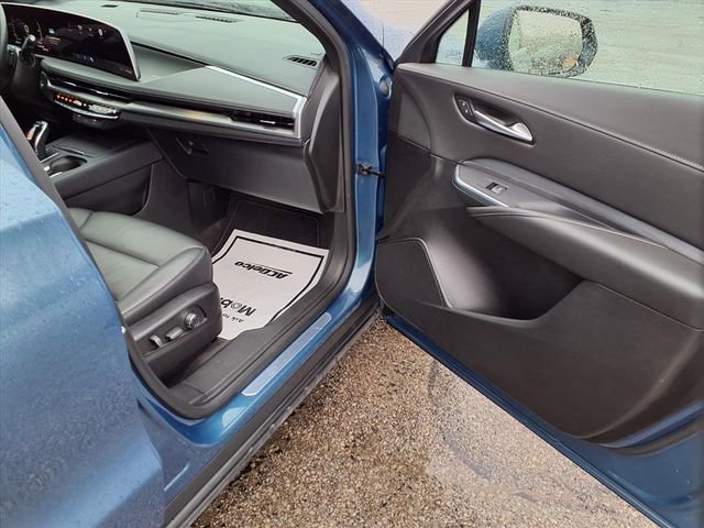 Used 2025 Cadillac XT4 Premium Luxury image 79