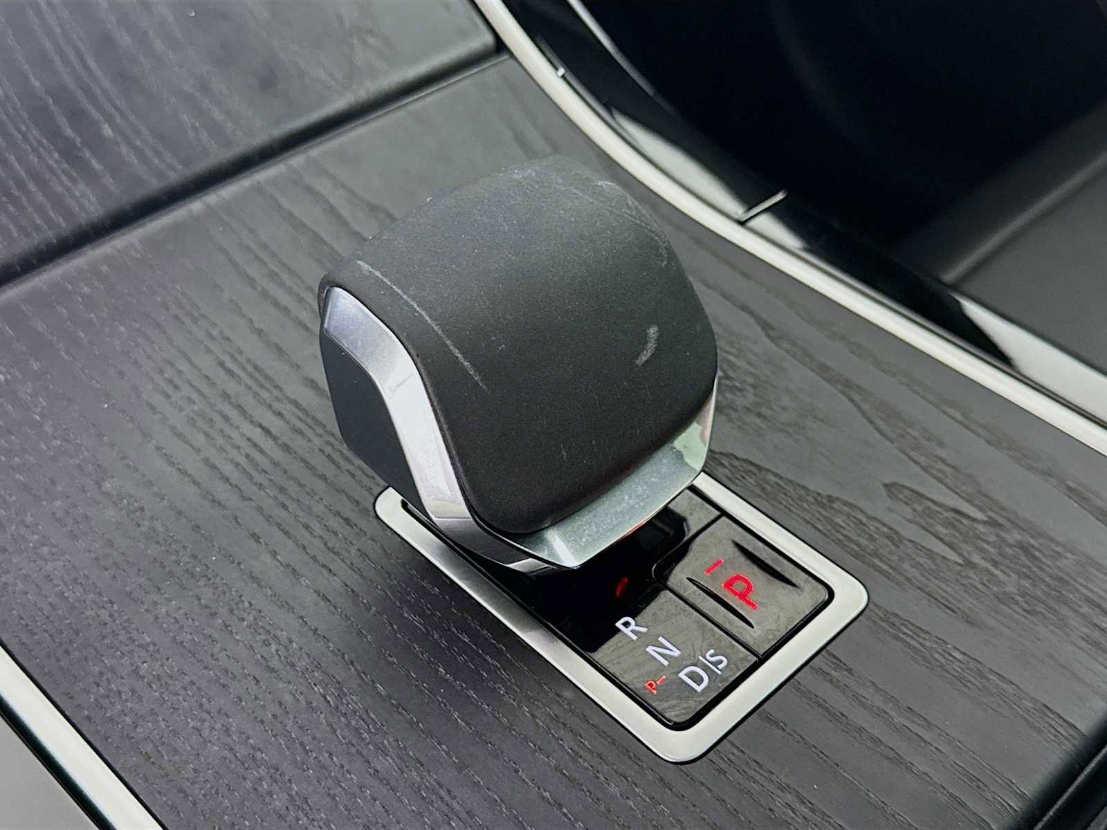 Used 2026 Land Rover Range Rover Velar Dynamic SE image 17