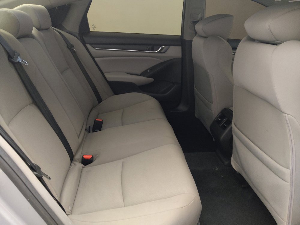 Used 2018 Honda Accord EX image 19