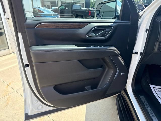 Used 2023 Chevrolet Suburban Premier RWD image 13