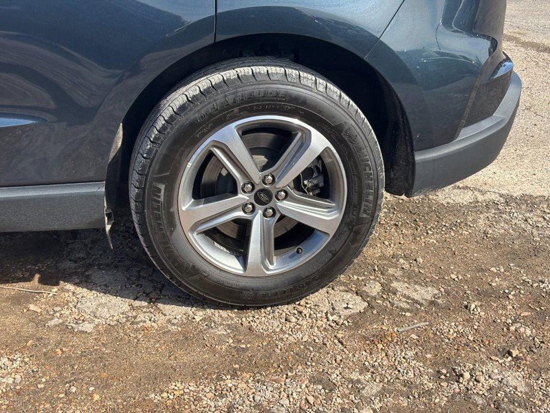 Used 2023 Ford Edge SEL w/ Convenience Package image 11