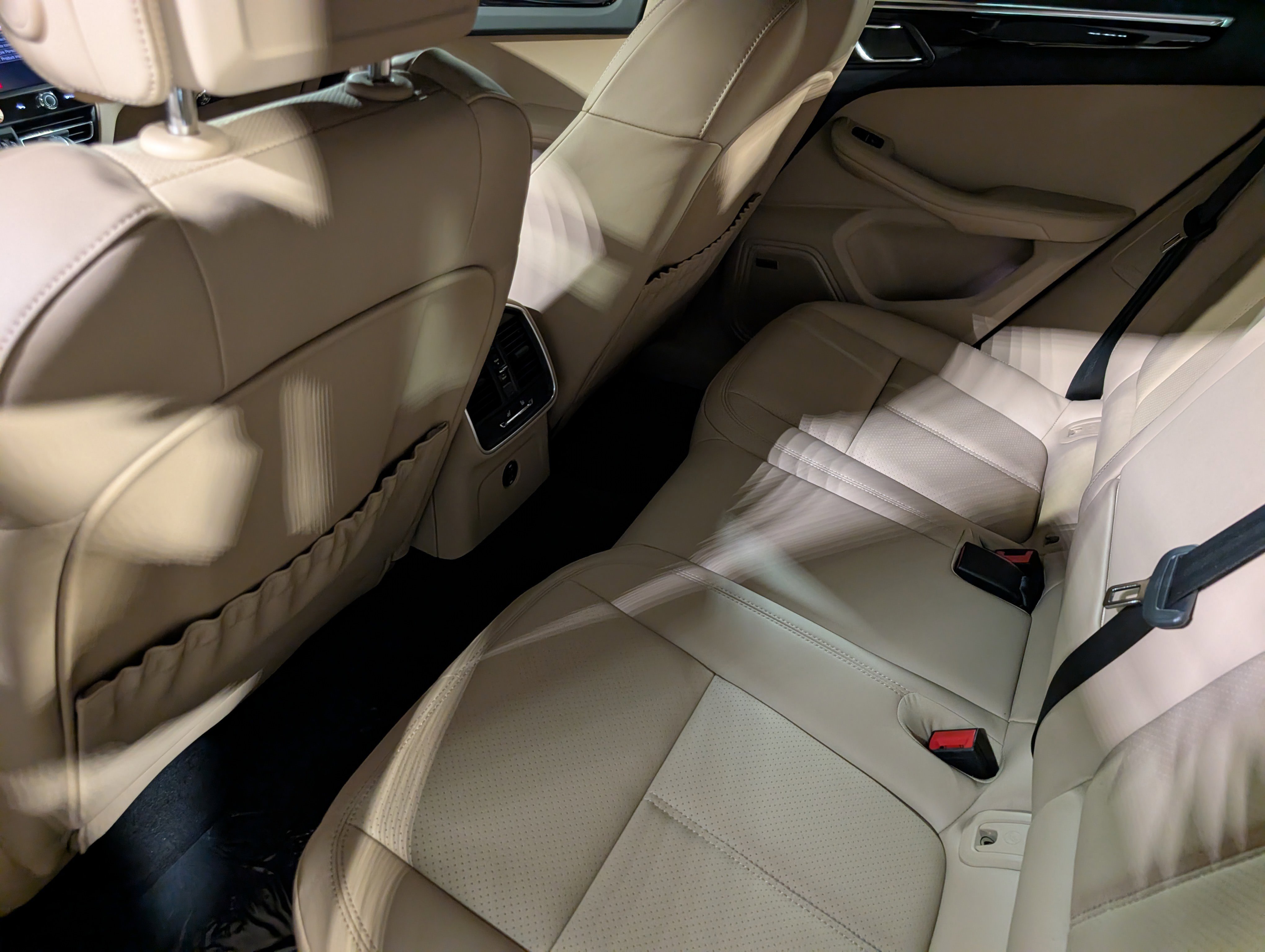 New 2026 Porsche Macan image 22