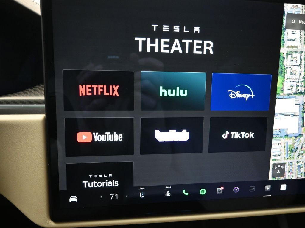 Used 2023 Tesla Model X Plaid image 25