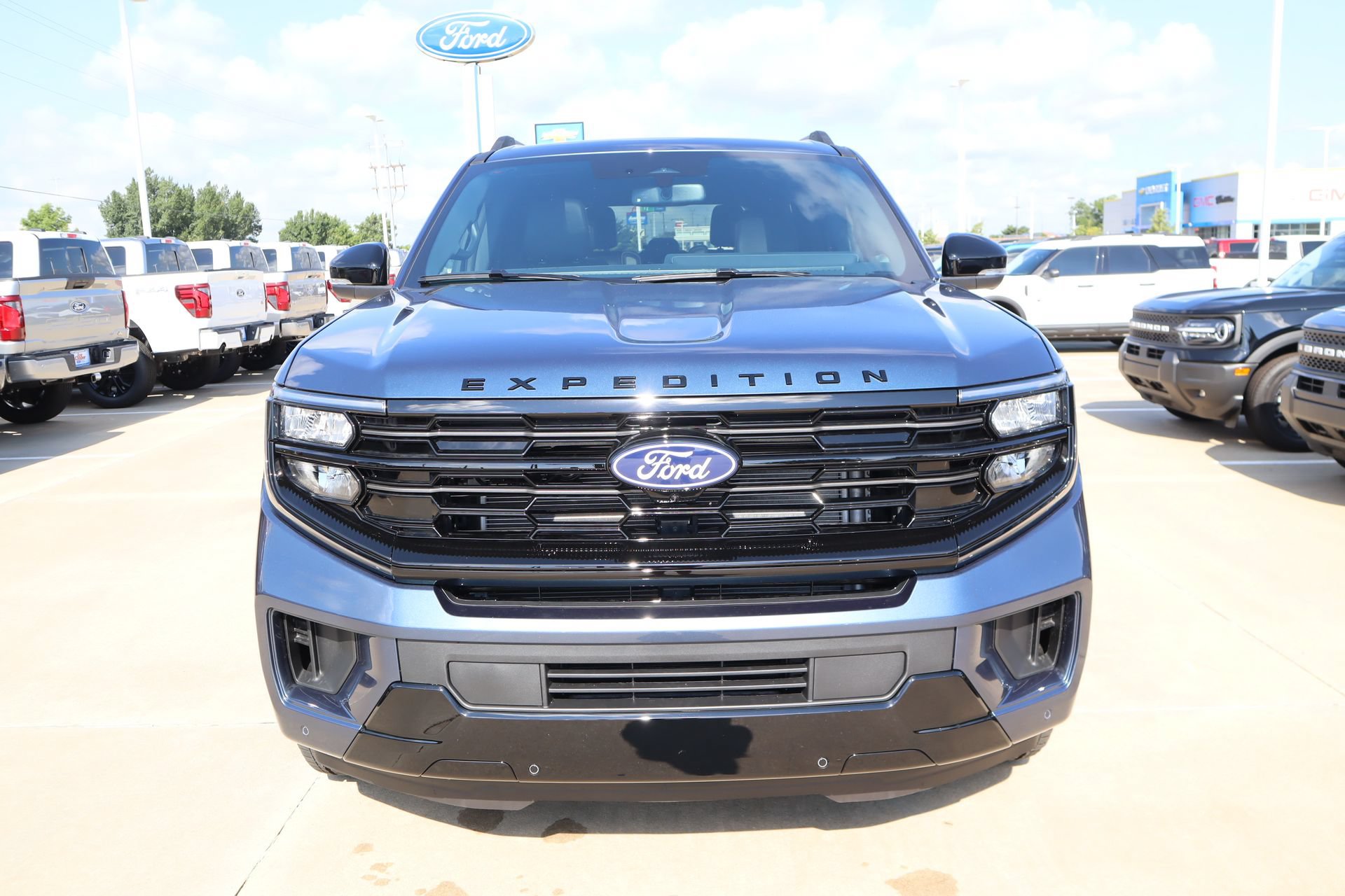 New 2027 Ford Expedition Platinum w/ Stealth Appearance Package AWD/4WD image 12