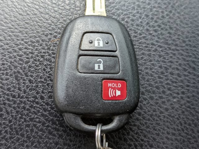 Used 2016 Toyota RAV4 LE FWD image 26