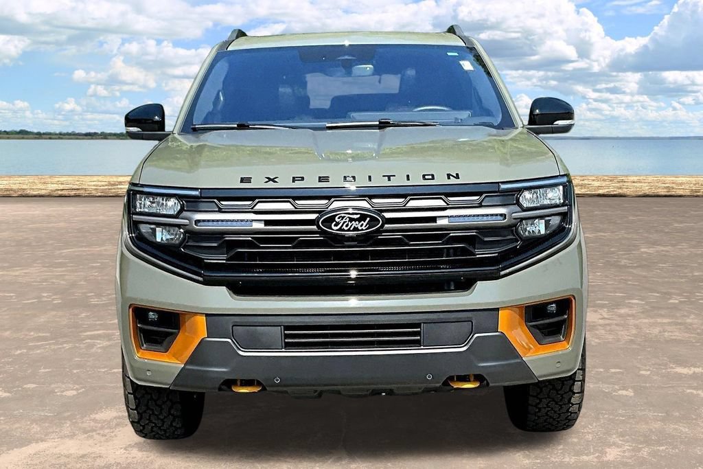Used 2025 Ford Expedition Tremor AWD/4WD image 2