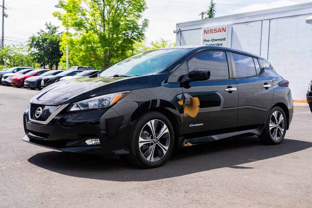 Used 2018 Nissan Leaf SV w/ SV All Weather Package FWD image 3