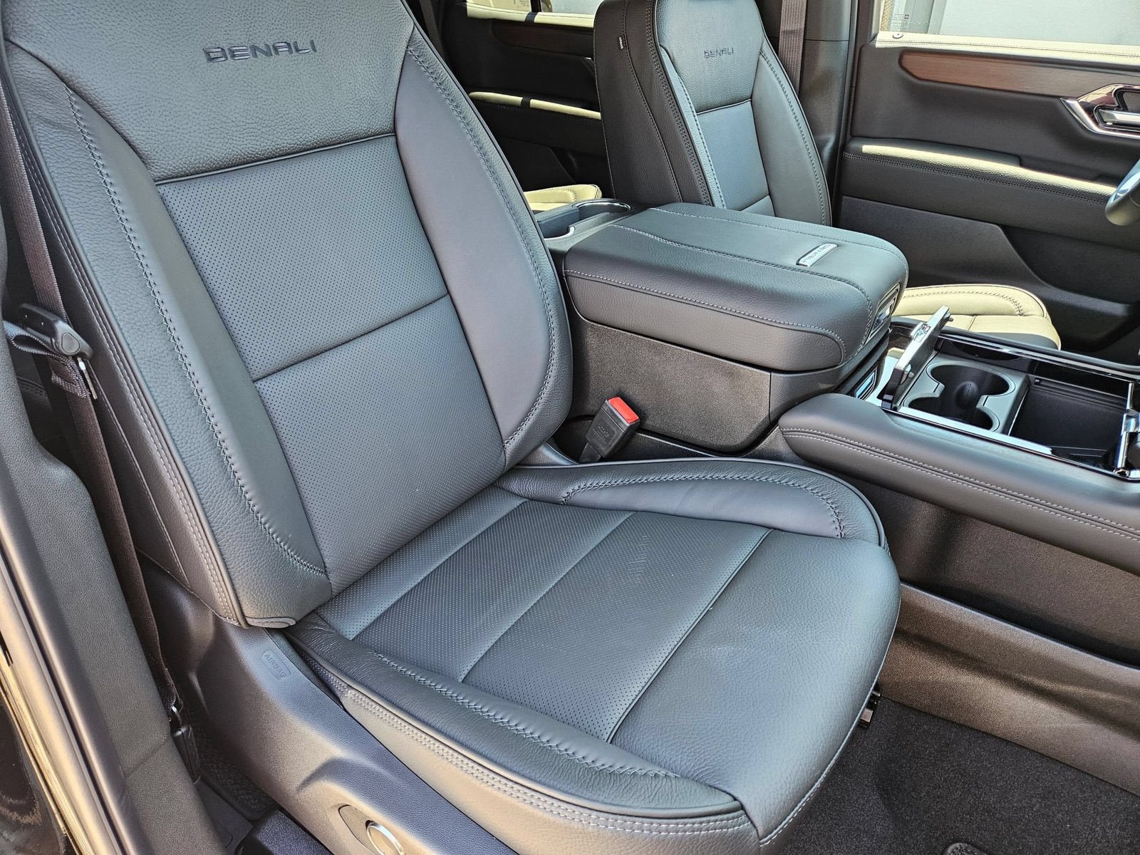 New 2026 GMC Yukon Denali AWD/4WD image 30