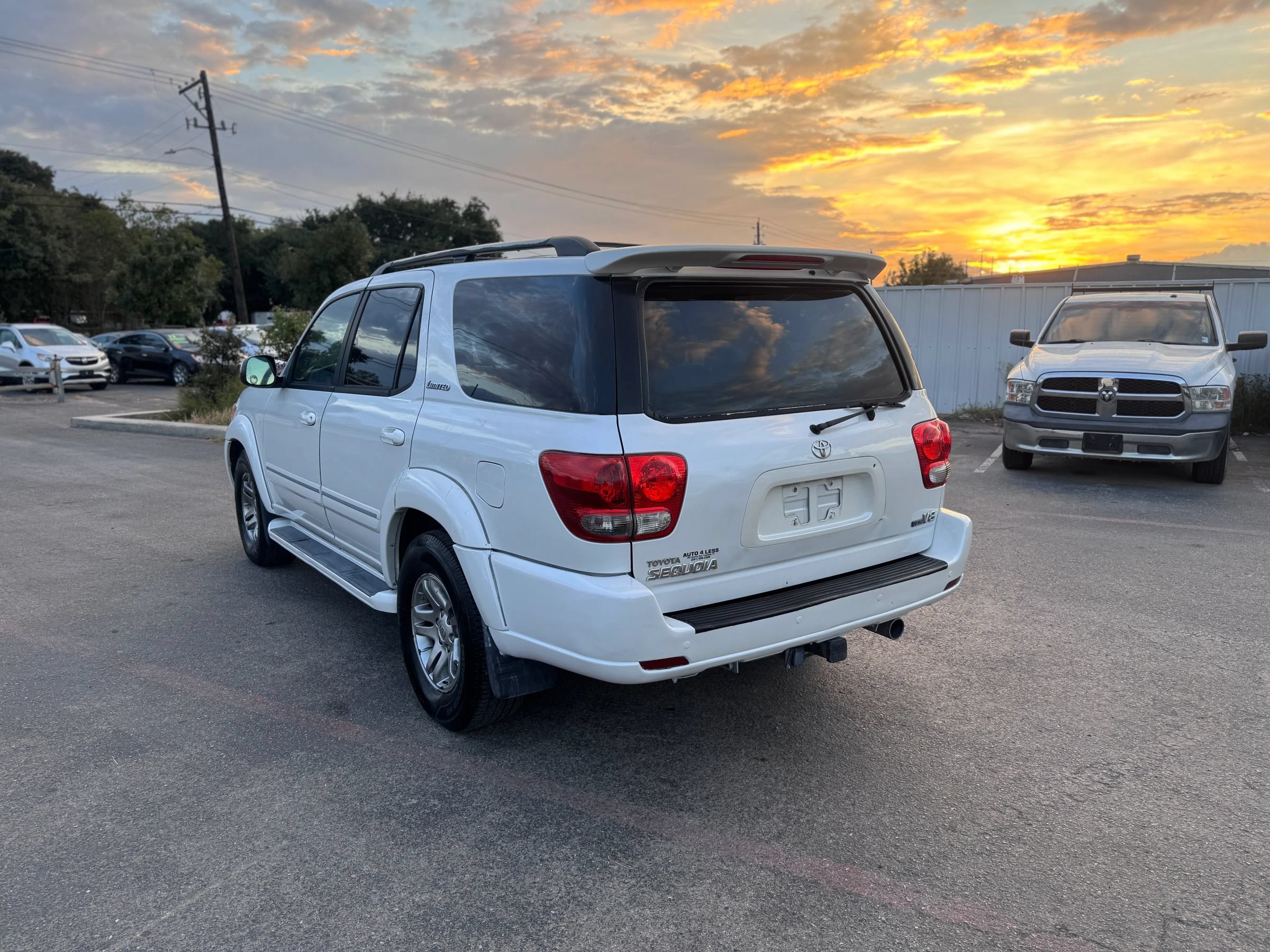 Used 2007 Toyota Sequoia Limited w/ Luxury Pkg RWD image 7