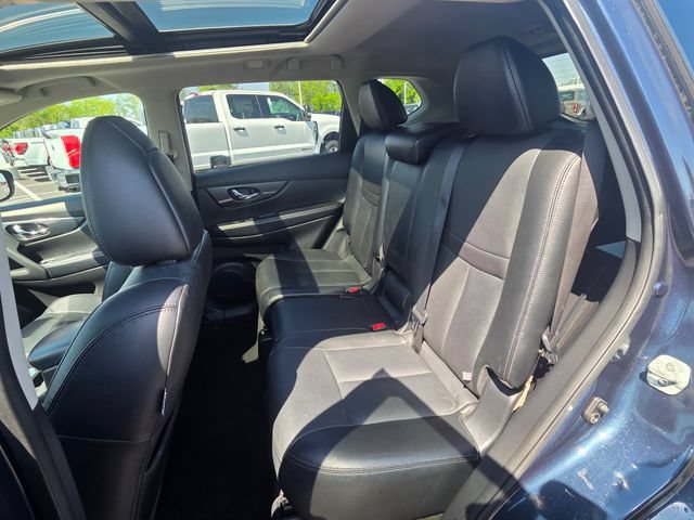 Used 2016 Nissan Rogue SL w/ SL Premium Package FWD image 16