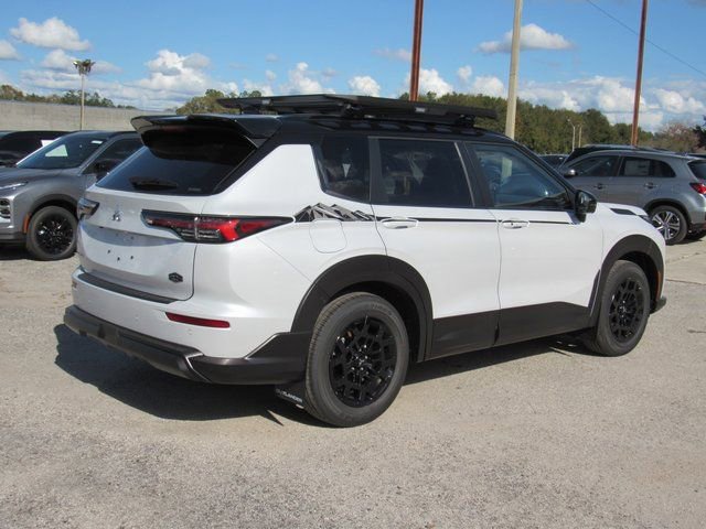 New 2026 Mitsubishi Outlander Trail Edition image 3