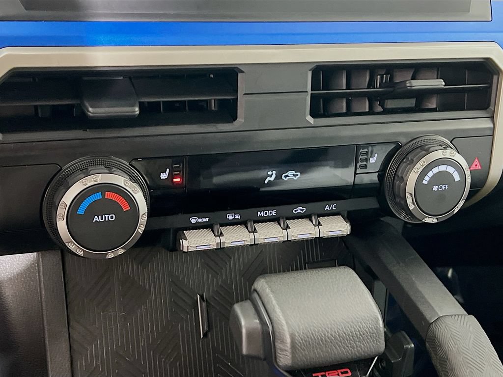 Certified 2025 Toyota Tacoma TRD Off-Road AWD/4WD image 14