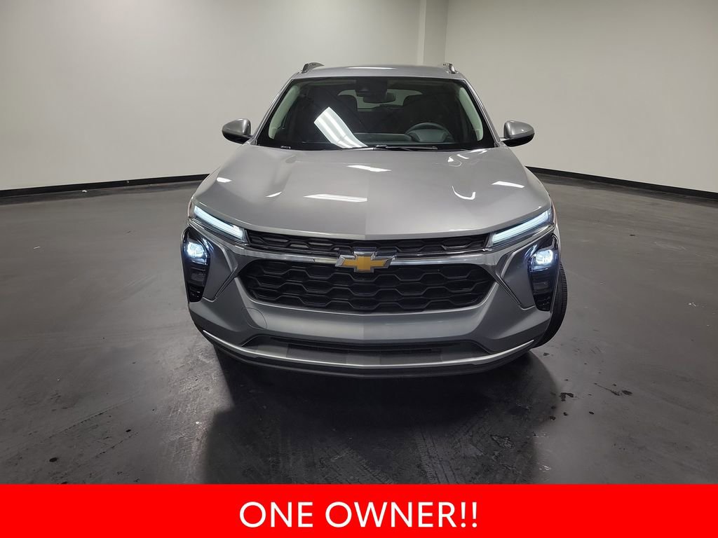 Used 2025 Chevrolet Trax LT image 3