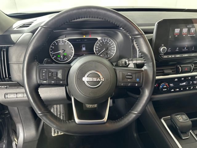 Used 2024 Nissan Pathfinder SV image 14