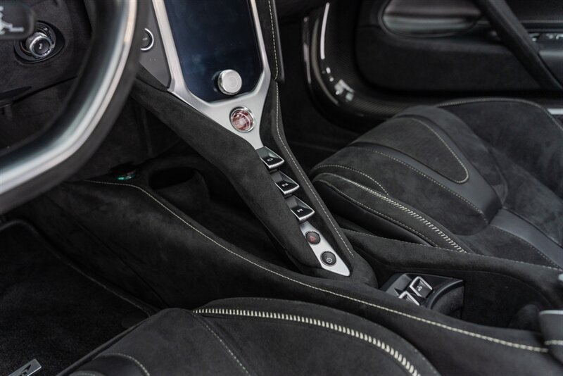 Used 2024 McLaren 750S Spider RWD image 78