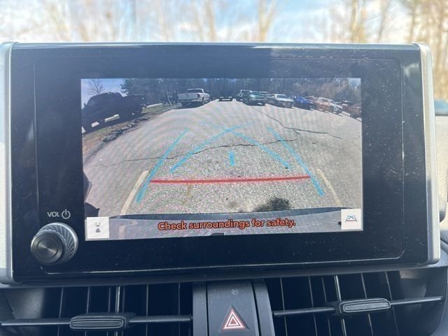 Used 2023 Toyota RAV4 LE AWD/4WD image 18