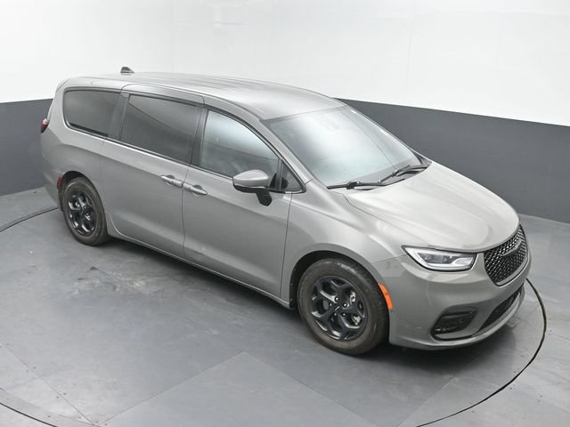 Used 2023 Chrysler Pacifica Touring-L w/ S Appearance Package FWD image 39
