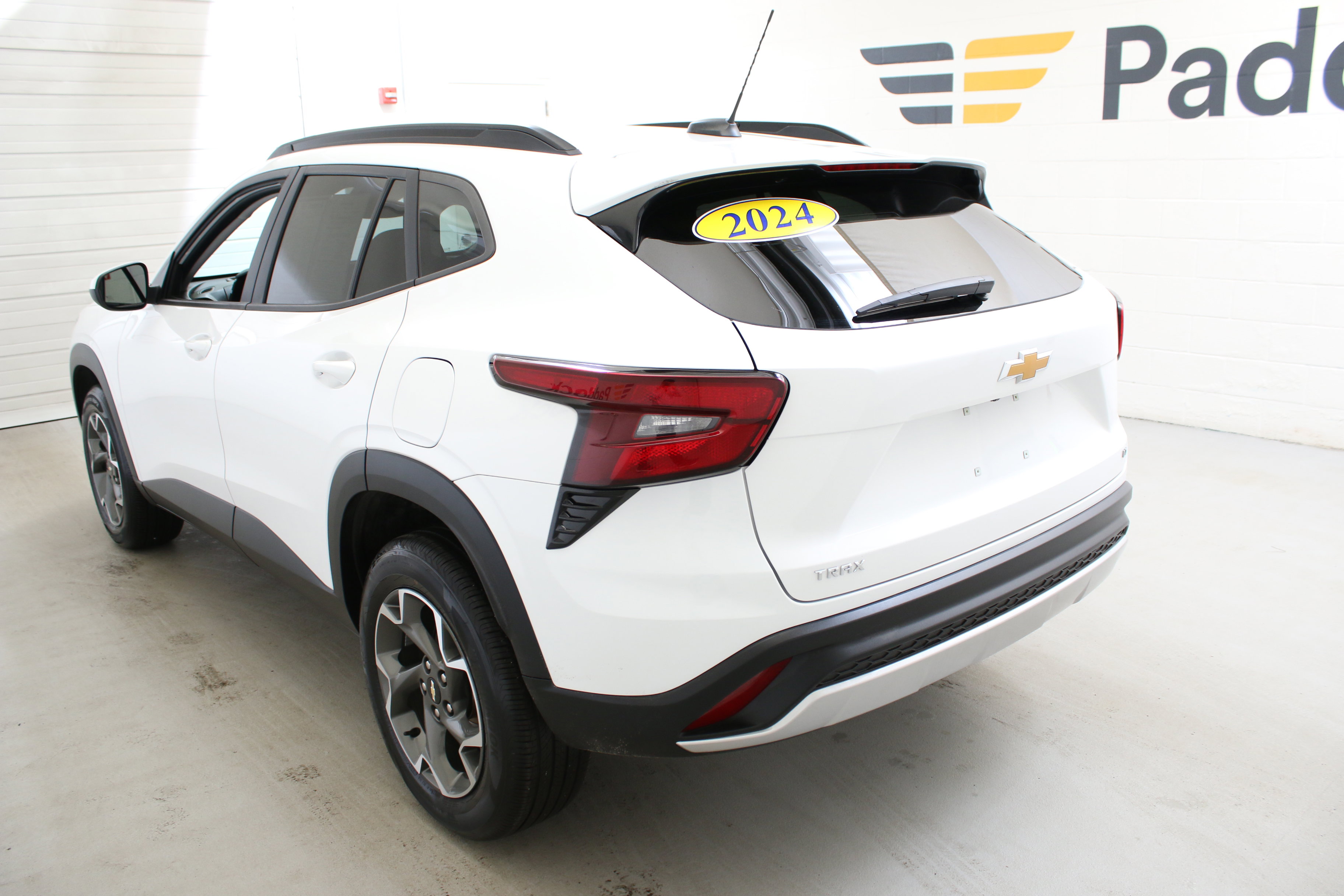 Used 2024 Chevrolet Trax LT image 7