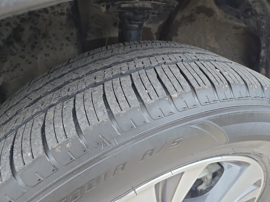 Used 2023 Subaru Ascent Premium w/ Convenience Package AWD/4WD image 11