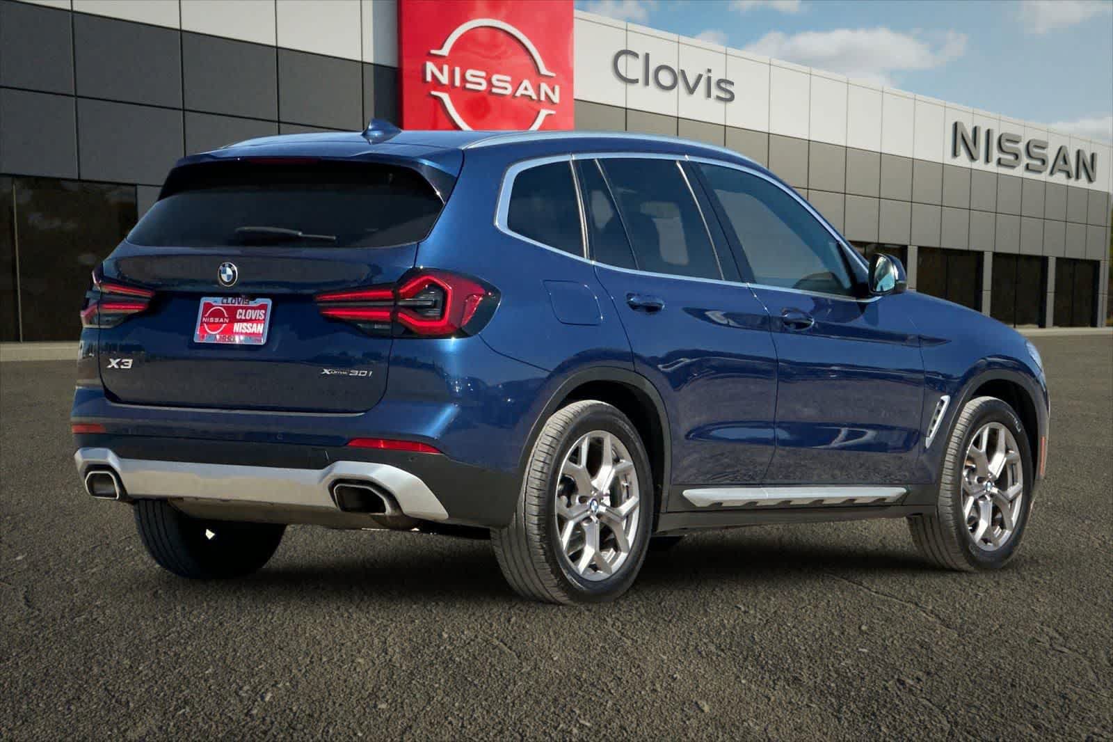 Used 2022 BMW X3 xDrive30i w/ Convenience Package AWD/4WD image 3