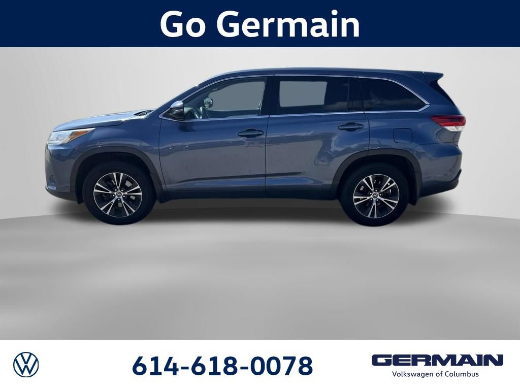 Used 2019 Toyota Highlander LE FWD image 3