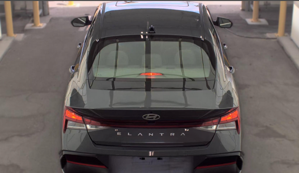Used 2025 Hyundai Elantra SEL FWD image 6