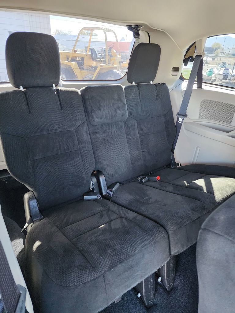 Used 2015 Dodge Grand Caravan American Value Package FWD image 8